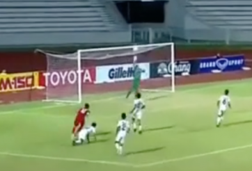 VIDEO: Siêu phẩm lốp bóng của thần đồng U15 Việt Nam vào lưới Đông Timor