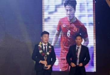 Xử trí thông minh của Xuân Trường khi nhận giải cầu thủ được yêu thích nhất