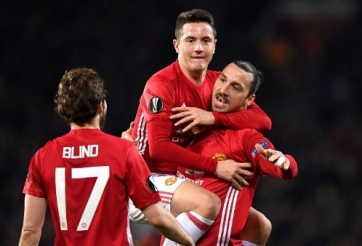 VIDEO: Ibrahimovic sút phạt mở tỷ số cho Man Utd