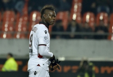 VIDEO: Balotelli lần thứ 3 nhận thẻ đỏ mùa giải năm nay