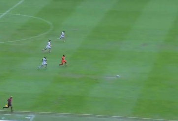 Bàn thua 'chỉ vì vũng nước' của Hà Nội FC trên đất Malaysia