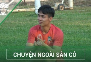 VIDEO: Công Phượng trổ tài vật tay siêu khỏe