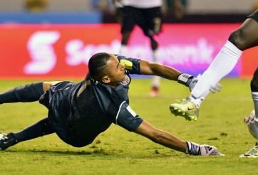 Keylor Navas cản phá không tưởng khiến Real quên đi De Gea