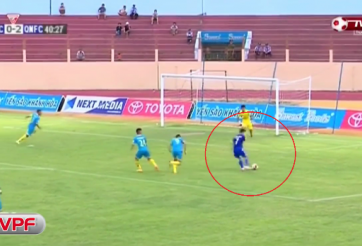 Công Phượng lọt Top 5 pha bỏ lỡ đáng tiếc vòng 14 V-League