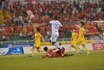 Highlights: TPHCM 2-2 SLNA (Vòng 16 V-League 2017)