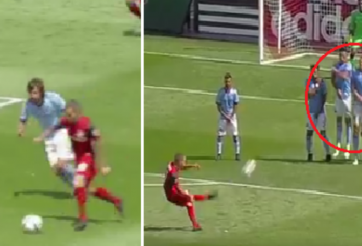 Pirlo bị chỉ trích vì pha xếp hàng rào sút phạt khó tin