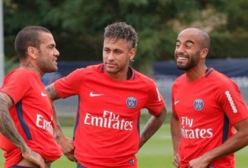 VIDEO: Buổi tập đầu tiên của Neymar trong màu áo PSG