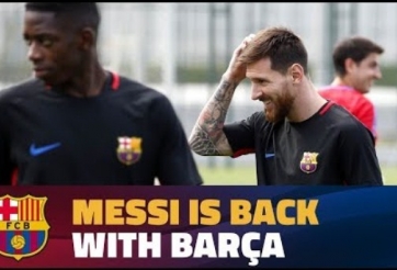 VIDEO: Dembele lần đầu tập luyện cùng Messi, Suarez