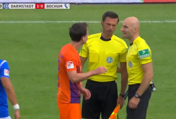VIDEO: Pha bóng fairplay nhất năm của cầu thủ Bundesliga 2