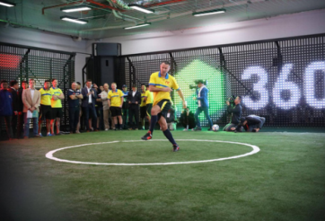 VIDEO: Giggs và Scholes trải nghiệm Phòng tập giả lập 360s của PVF