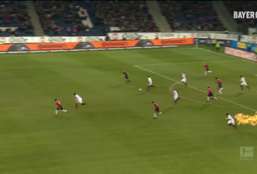 VIDEO: Cầu thủ bứt tốc ghi bàn như Usain Bolt ở Bundesliga