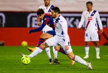 Junior Firpo: ‘Barca cần cả nghìn cơ hội mới ghi được bàn thắng’