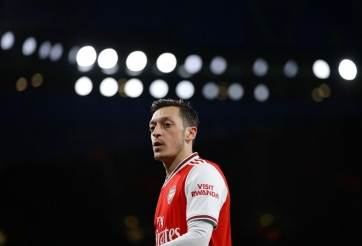 Arsenal chấm dứt hợp đồng với Ozil