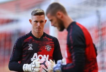 Tương lai trong khung gỗ của MU: De Gea hay Henderson?
