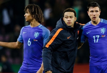 Văn Hậu bất ngờ nhận quà từ tiền đạo của ĐT Hà Lan