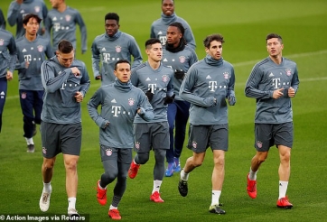 Chùm ảnh: Các cầu thủ Bayern tập luyện trước đại chiến 
