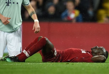 Ngôi sao của Liverpool và Barca bị trộm ghé thăm