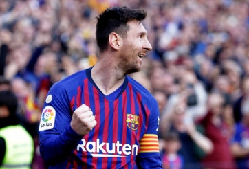 Messi lập cú đúp, Barca vượt qua đội của 'Ronaldo Trung Quốc'