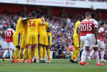 Arsenal bất ngờ gục ngã trên đường đua top 4