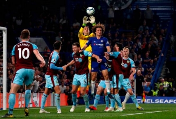 Hòa thất vọng trước Burnley, Chelsea tạm vào top 4