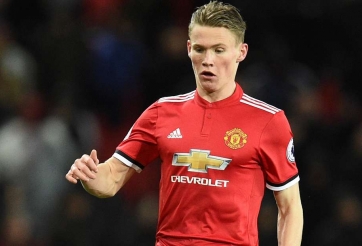 VIDEO: Cú sút xa hiểm hóc mở tỉ số cho M.U của McTominay