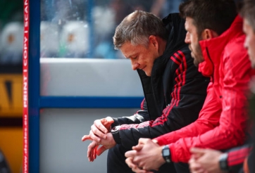 Không được dự Champions League, MU mất những gì? 