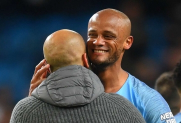 Pep Guardiola mang tin vui cho Kompany sau bàn thắng lịch sử