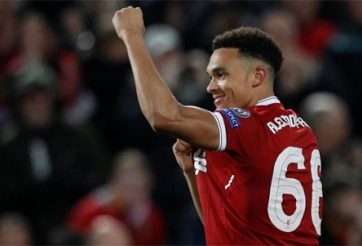 Arnold bật mí về đường chuyền giúp Origi kết liễu Barca