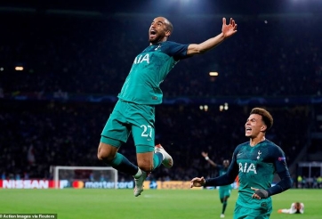 VIDEO: Lucas bật khóc khi xem lại bàn thắng phút bù giờ của mình