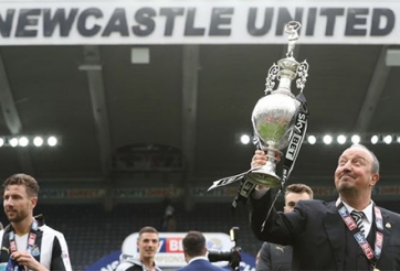 Newcastle bất ngờ muốn có tiền vệ bị thất sủng tại M.U