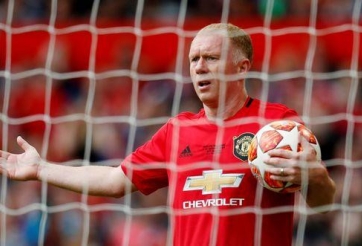 Bất ngờ với lý do CĐV la ó Scholes trong trận thắng 5-0 của huyền thoại M.U