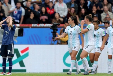 Hòa thất vọng, nữ Nhật bỏ lỡ cơ hội vươn lên đầu bảng