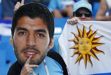 VIDEO: Té ngửa với tình huống đòi penalty ngớ ngẩn của Suarez