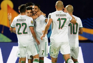 Mahrez lập công, Algeria dễ dàng vượt qua Guinea trong ngày vắng Keita