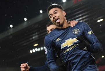 Lingard xử sự gây bất ngờ sau scandal 'suýt choảng nhau' với Pogba