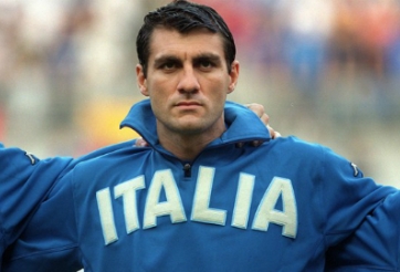 VIDEO: Top 10 bàn thắng dũng mãnh nhất của 'bò mộng' Vieri