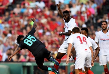 Van Dijk đá chính, Liverpool vẫn thảm bại trước Sevilla