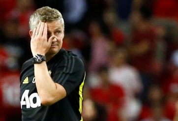 Sanchez 'nổi điên' với đàn em, phòng thay đồ MU 'dậy sóng'