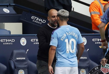 Pep và Aguero khẩu chiến gần 1 phút trong ngày VAR can thiệp