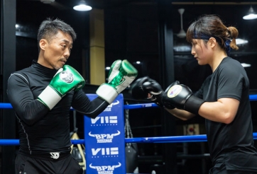 Võ sĩ danh tiếng Hàn Quốc huấn luyện cô gái vàng Việt Nam