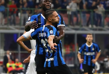 Inter nhọc nhằn chiếm ngôi đầu trong ngày hàng công im tiếng