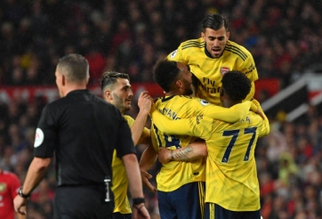 Cận cảnh tình huống VAR 'cứu' Arsenal sau pha bẫy việt vị ngớ ngẩn của MU