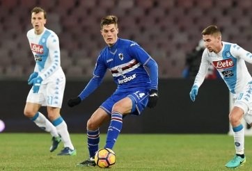 VIDEO: Chớp cơ hội sút phạt nhanh, sao trẻ lập siêu phẩm 50m