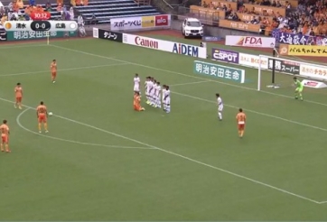CLB Nhật Bản thực hiện pha đá phạt với 'IQ vô cực', và cái kết...
