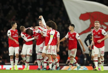 Pepe lập cú đúp sút phạt, giải cứu Arsenal đầy li kì 