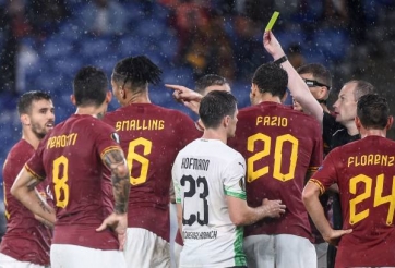 Cựu sao MU bị phạt oan, Roma rơi điểm phút cuối 