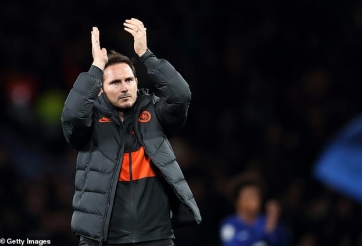 Vượt Klopp, Lampard có danh hiệu đầu tiên tại Ngoại hạng Anh