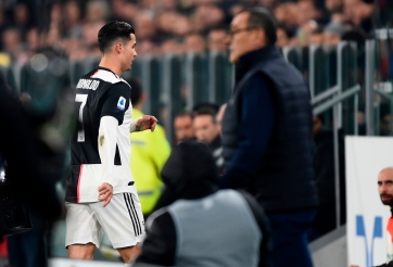 Ronaldo bỏ về trước khi trận đấu kết thúc, Sarri vẫn nói lời... cảm ơn 