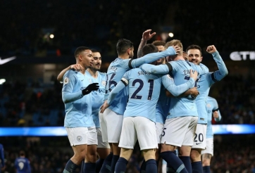 Đùa vui với đồng đội, sao Man City lỡ đại chiến Chelsea