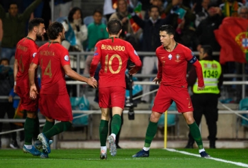 Ronaldo lập hattick, Bồ Đào Nha tiến sát vé dự EURO 2020